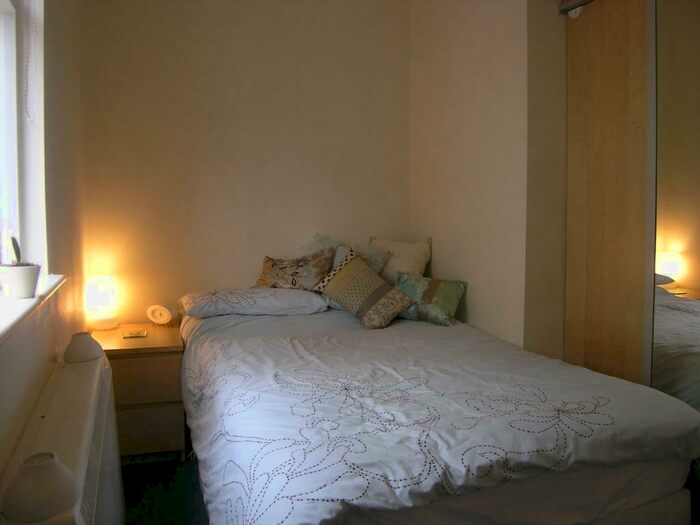 1 Bedroom Flat To Rent In Claude Road, Roath, CF24