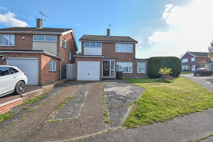 3 Bedroom Detached House For Sale In Green Walk, Ongar, CM5