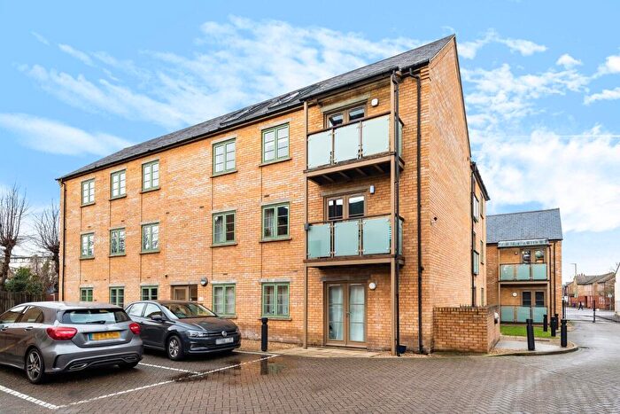 2 Bedroom Apartment For Sale In Nightingale Road, Hitchin, SG5
