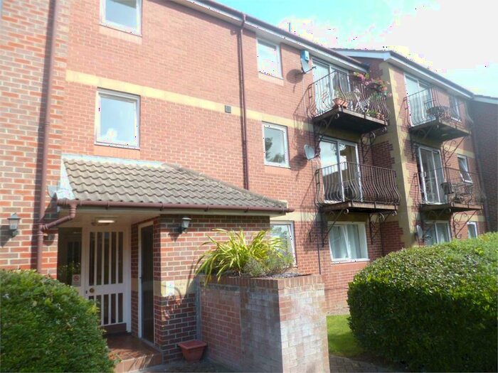 2 Bedroom Apartment To Rent In Deneside Court, Selborne Gardens, Jesmond, Newcastle Upon Tyne, Tyne And Wear, NE2