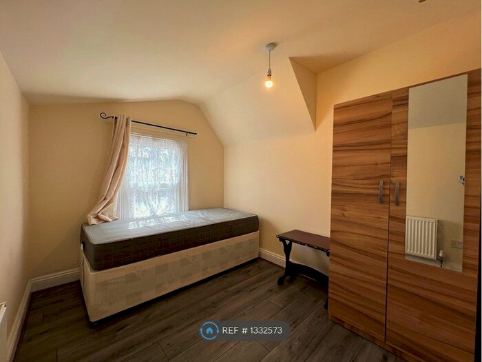 Studio To Rent In Edmonton, London, N9