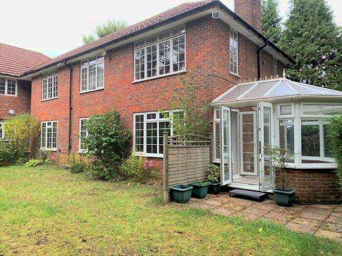 2 Bedroom Flat To Rent In Frant Road, Tunbridge Wells, Kent, TN2