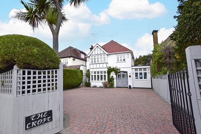 4 Bedroom Detached House For Sale In Rickmansworth Road, Northwood, HA6