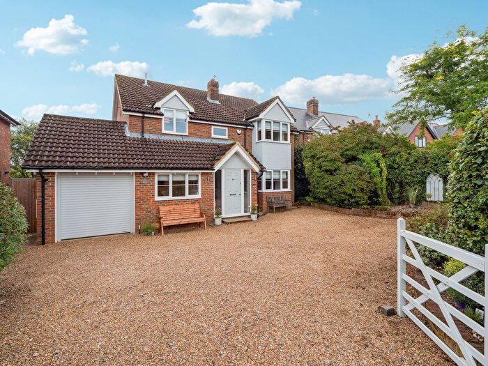 4 Bedroom Detached House For Sale In The Common, Winchmore Hill, Amersham, HP7