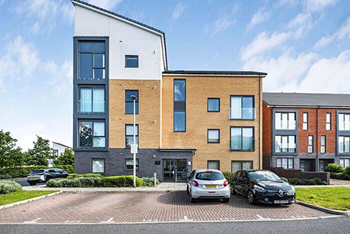 1 Bedroom Flat To Rent In Longships Way, Reading, RG2