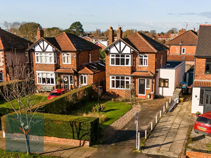 4 Bedroom Detached House For Sale In Mannings Lane South, Chester, CH2