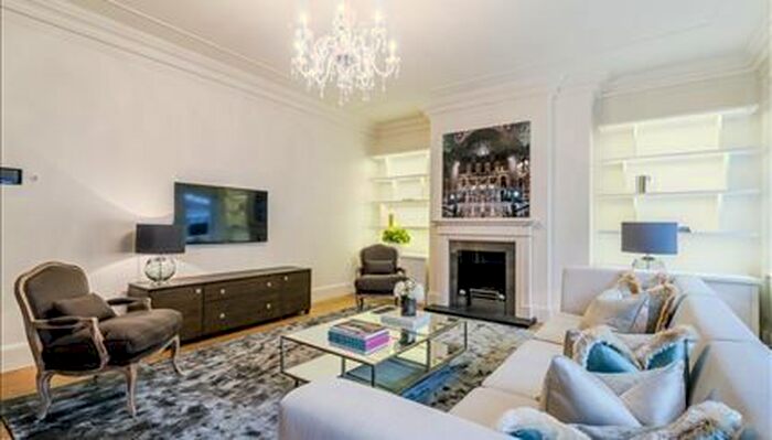3 Bedroom Flat To Rent In Duke Street, London, W1K