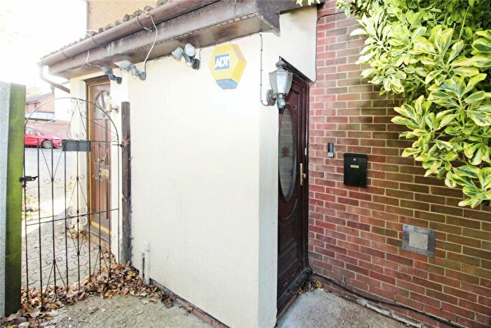 1 Bedroom House To Rent In Mansard Close, Hornchurch, Essex, RM12