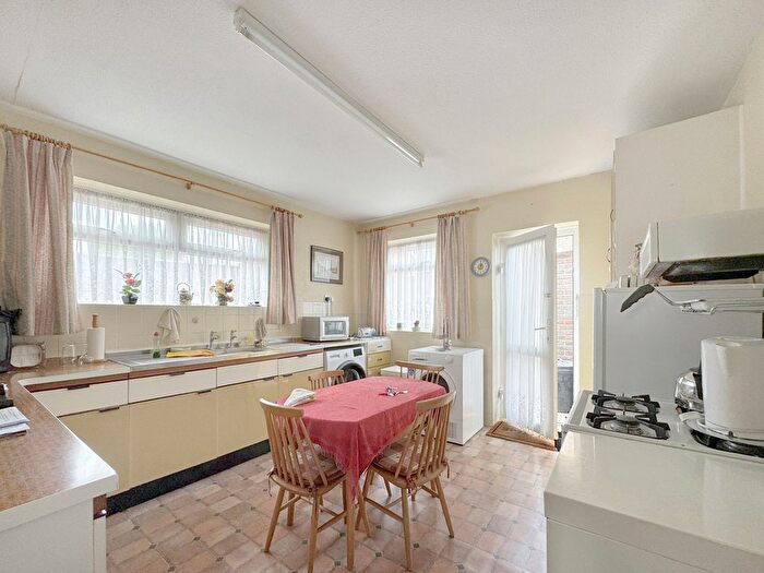 2 Bedroom Detached Bungalow For Sale In Norbury Drive, Lancing, BN15