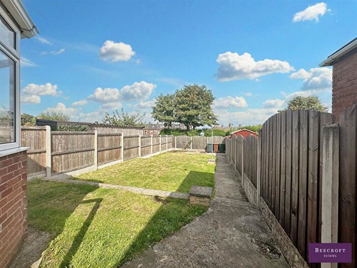2 Bedroom Semi-Detached House For Sale In Kingsway, Wombwell, Barnsley, S73