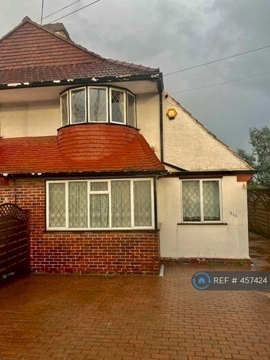 3 Bedroom Semi-Detached House To Rent In Burnt Ash Hill, London, SE12