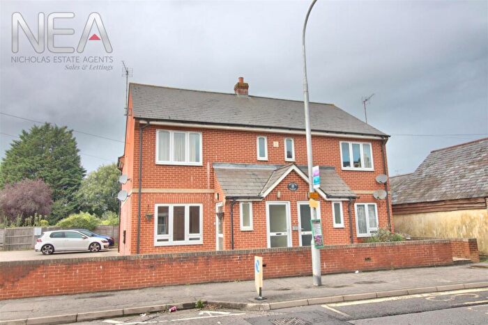 2 Bedroom Apartment To Rent In Briants Avenue, Caversham, Reading, RG4
