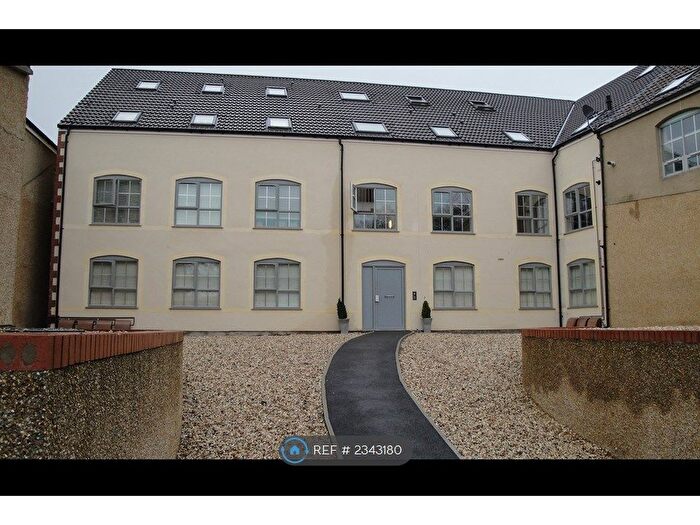 2 Bedroom Flat To Rent In Fountain Mill, Bristol, BS5