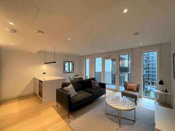 2 Bedroom Flat To Rent In White City Living, London, W12