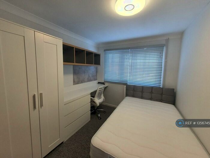 6 Bedroom Terraced House To Rent In Stanway Close, Bath, BA2