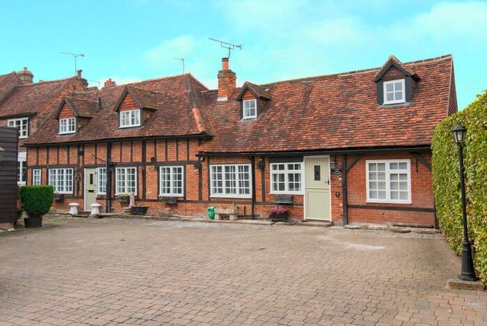 4 Bedroom Cottage To Rent In Church Street, Amersham, HP7