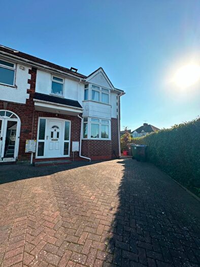 5 Bedroom Semi-Detached House To Rent In Bed Hmo, Taylor Avenue, CV32