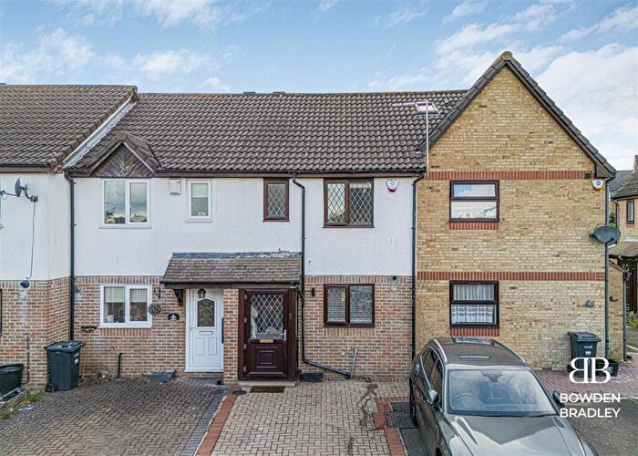 2 Bedroom Terraced House For Sale In Oakhurst Close, Barkingside, IG6