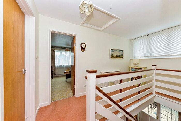 3 Bedroom Chalet For Sale In Stamford Close, Market Deeping, Peterborough, PE6