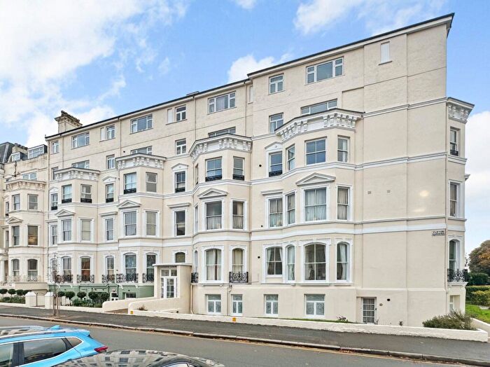3 Bedroom Apartment For Sale In Clifton Gardens, Folkestone, Kent, CT20