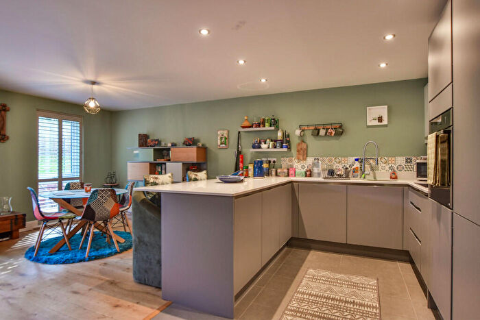 2 Bedroom Apartment To Rent In Lees Close, Thaxted, CM6