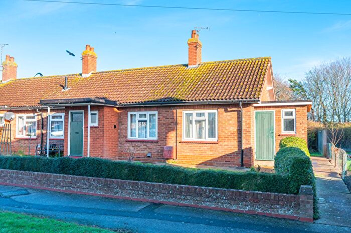 1 Bedroom Semi Detached Bungalow For Sale In Brackley Close, Felixstowe, IP11