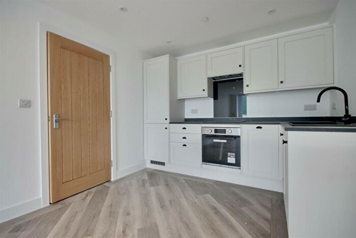 1 Bedroom Flat To Rent In Mumby Road, Gosport, PO12