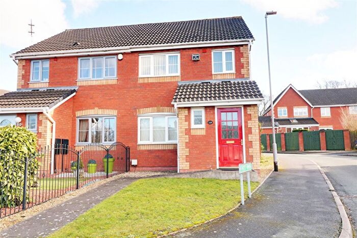 3 Bedroom Semi-Detached House To Rent In Hilton Road, Featherstone, WV10