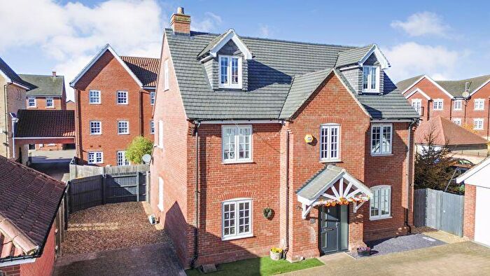 5 Bedroom Detached House For Sale In Woodpecker Gardens, Wixams, MK42