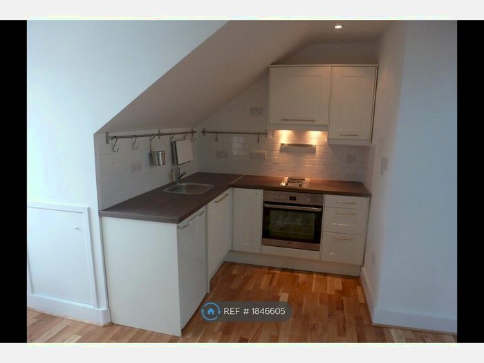 Studio To Rent In Savernake Road, London, NW3