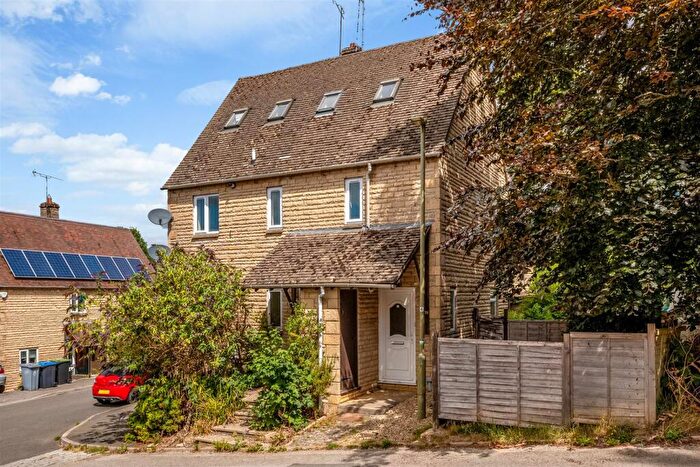 2 Bedroom Maisonette For Sale In William Bliss Avenue, Chipping Norton, OX7