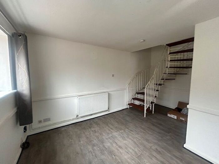 2 Bedroom End Of Terrace House To Rent In Blackthorn Drive, Leicester, LE4