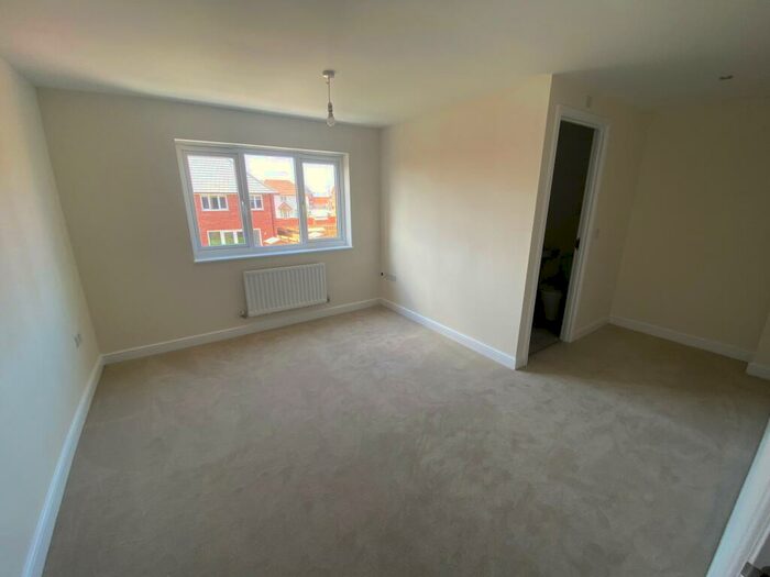 4 Bedroom House To Rent In Gilder Way, Ledsham Village, CH66