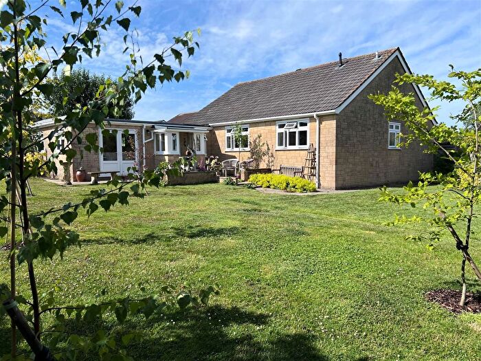 3 Bedroom Detached Bungalow For Sale In Brookside, Gillingham, SP8