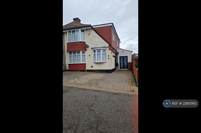 5 Bedroom Semi-Detached House To Rent In Caversham Avenue, Sutton, SM3