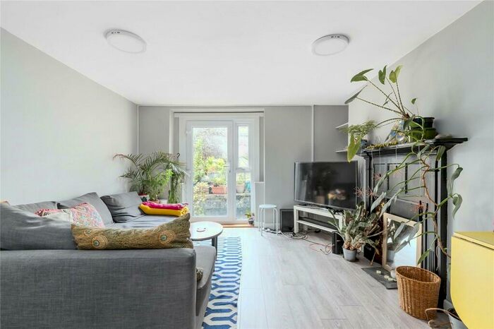 2 Bedroom Flat To Rent In Queens Road, London, SE15