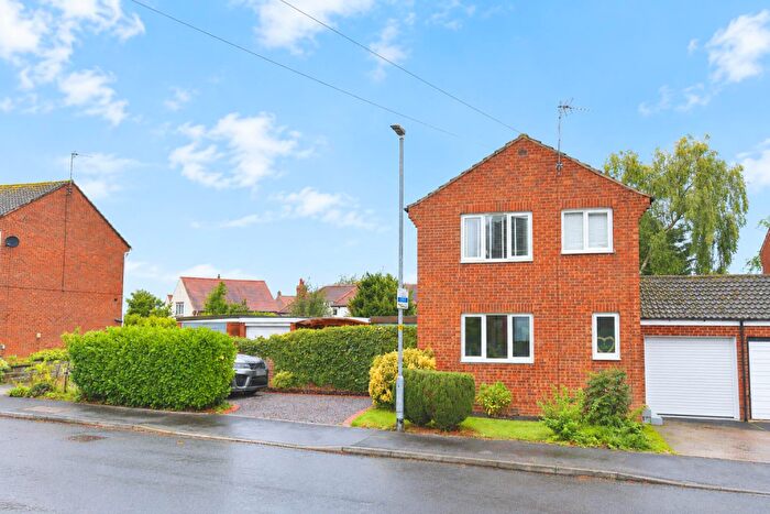 3 Bedroom Link Detached House For Sale In Moorside Dale, Ripon, HG4