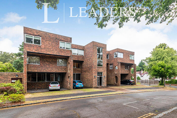 2 Bedroom House To Rent In Stroudwater Park, Weybridge, KT13