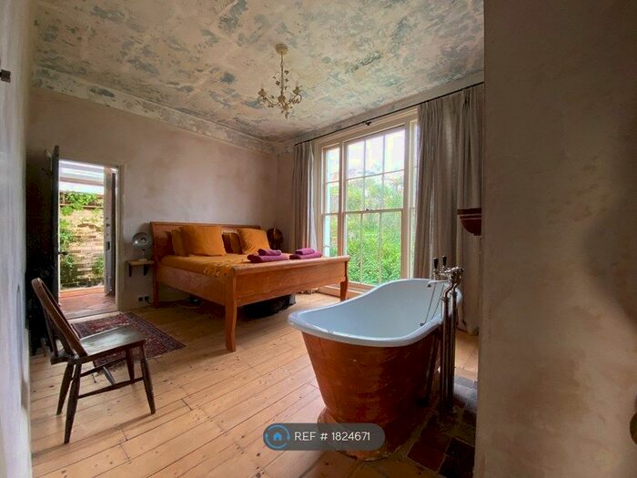 1 Bedroom Flat To Rent In St. Leonards-On-Sea, Hastings, TN37