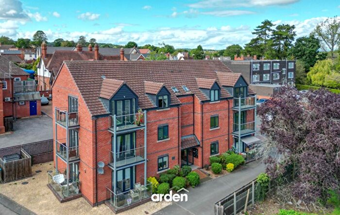 2 Bedroom Flat For Sale In Brookes Close, Studley, B80