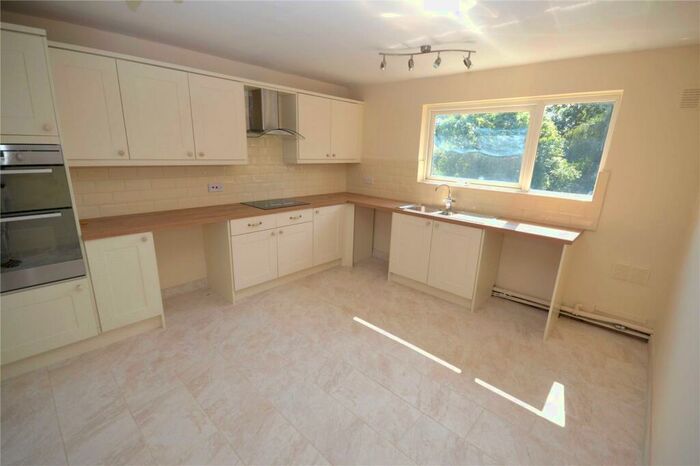 2 Bedroom Flat To Rent In Richmond Close, Sampford Peverell, Devon, EX16
