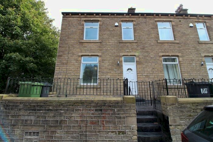 2 Bedroom Terraced House To Rent In Moor End Road, Huddersfield, HD4