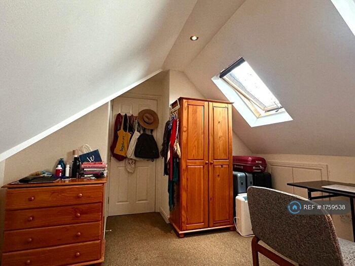2 Bedroom Flat To Rent In Lydford Road, London, NW2
