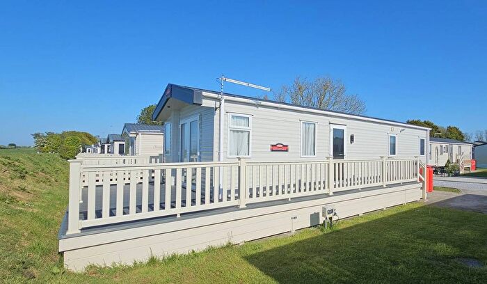 2 Bedroom Mobile/park Home For Sale In Atwick Road, Hornsea, HU18