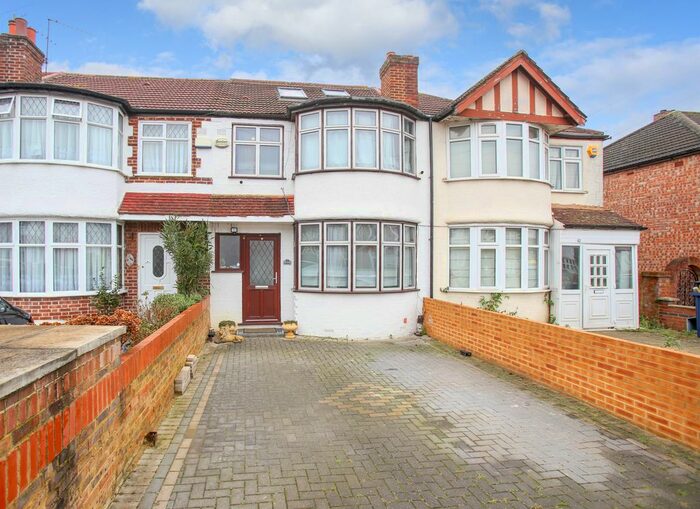 4 Bedroom Terraced House To Rent In Hodder Drive, Perivale UB6