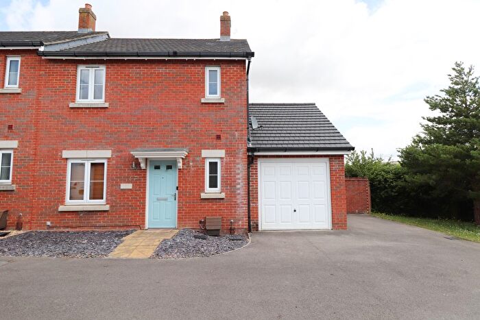 3 Bedroom Semi-Detached House To Rent In Quicksilver Way, Andover, SP11