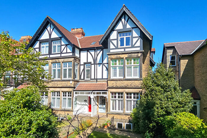 6 Bedroom Semi-Detached House For Sale In Otley Road, Harrogate, HG2