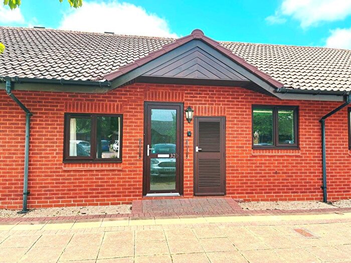 2 Bedroom Terraced Bungalow For Sale In Icknield Court, Bidford-On-Avon, B50