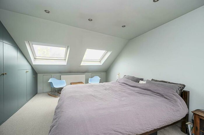 3 Bedroom Terraced House To Rent In Kenworthy Road, Hackney, London, E9