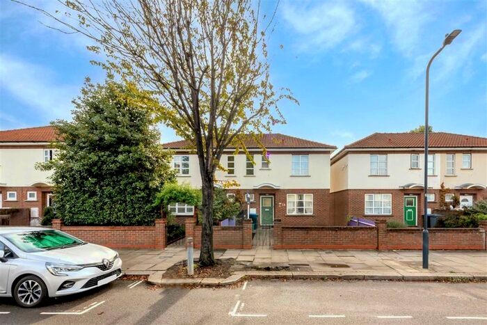 2 Bedroom Property To Rent In Aylesbury Street, London, NW10